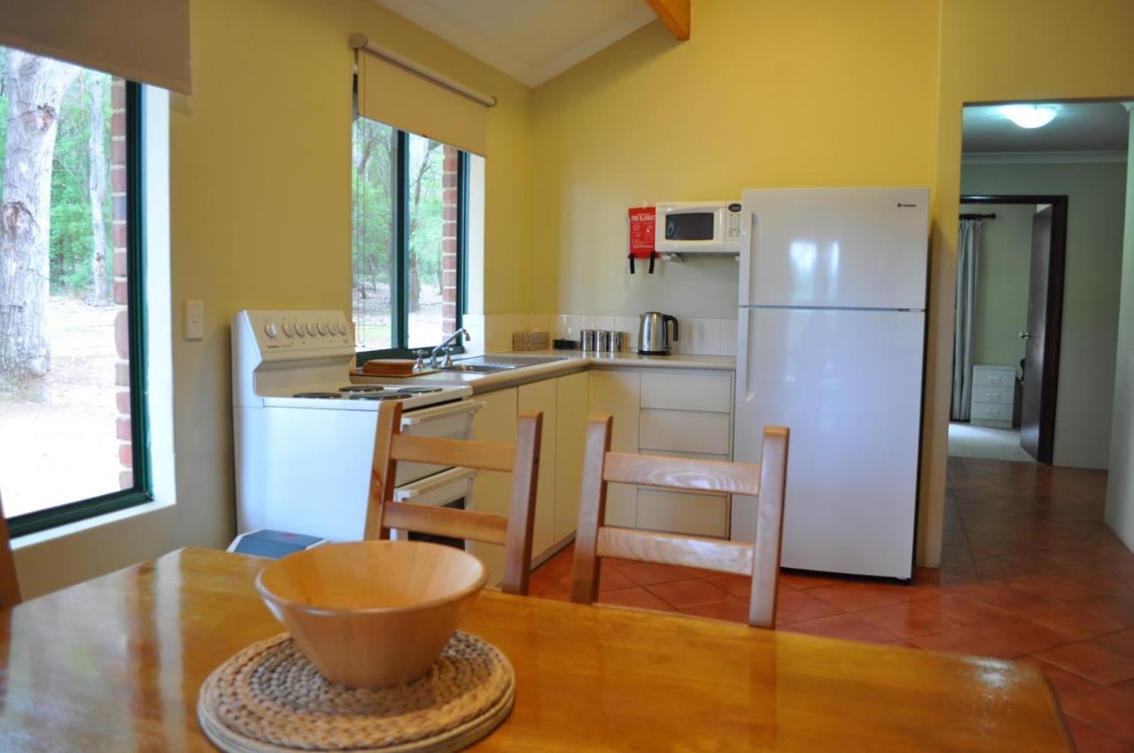 Karri Valley Chalets Pemberton Esterno foto