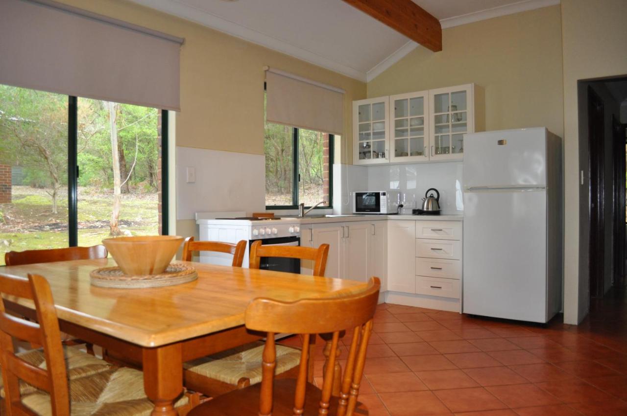 Karri Valley Chalets Pemberton Esterno foto