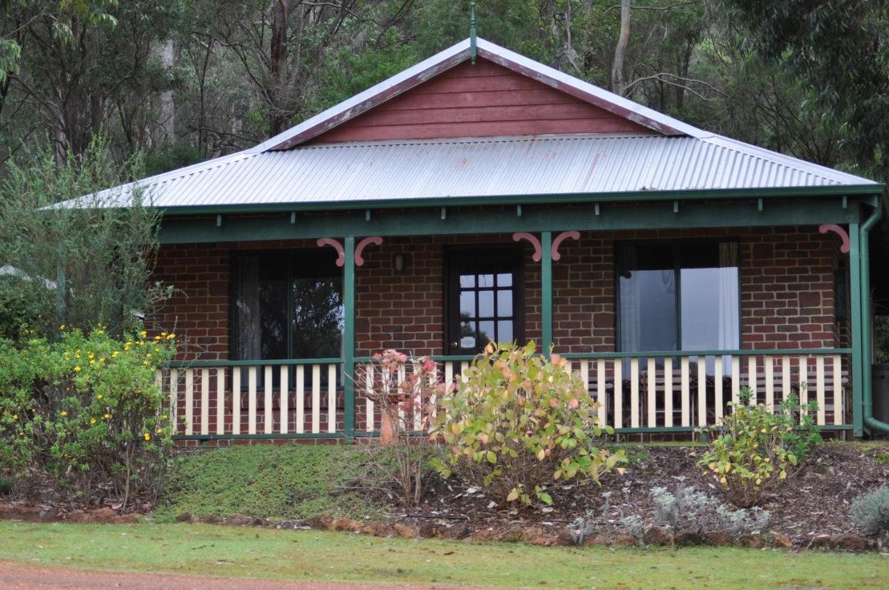 Karri Valley Chalets Pemberton Esterno foto