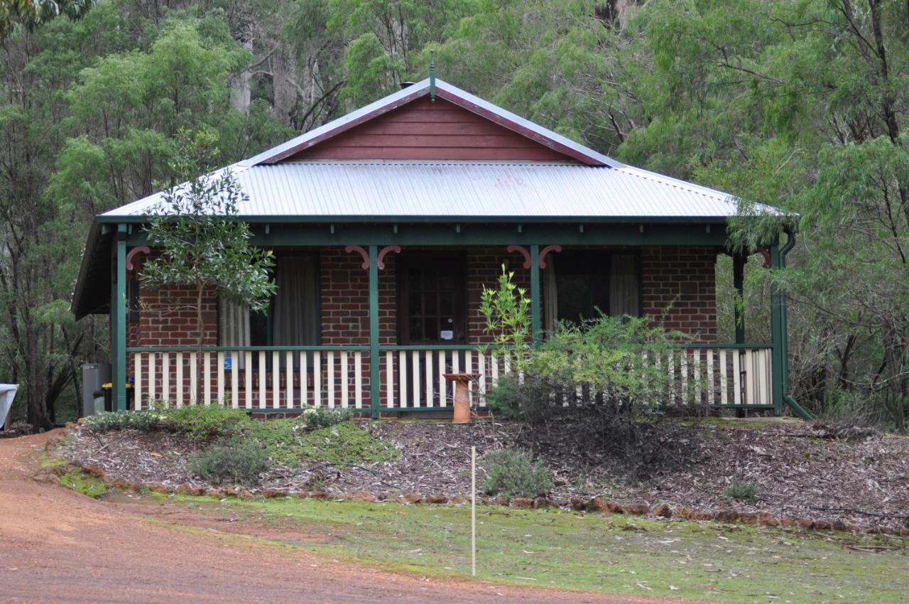 Karri Valley Chalets Pemberton Esterno foto